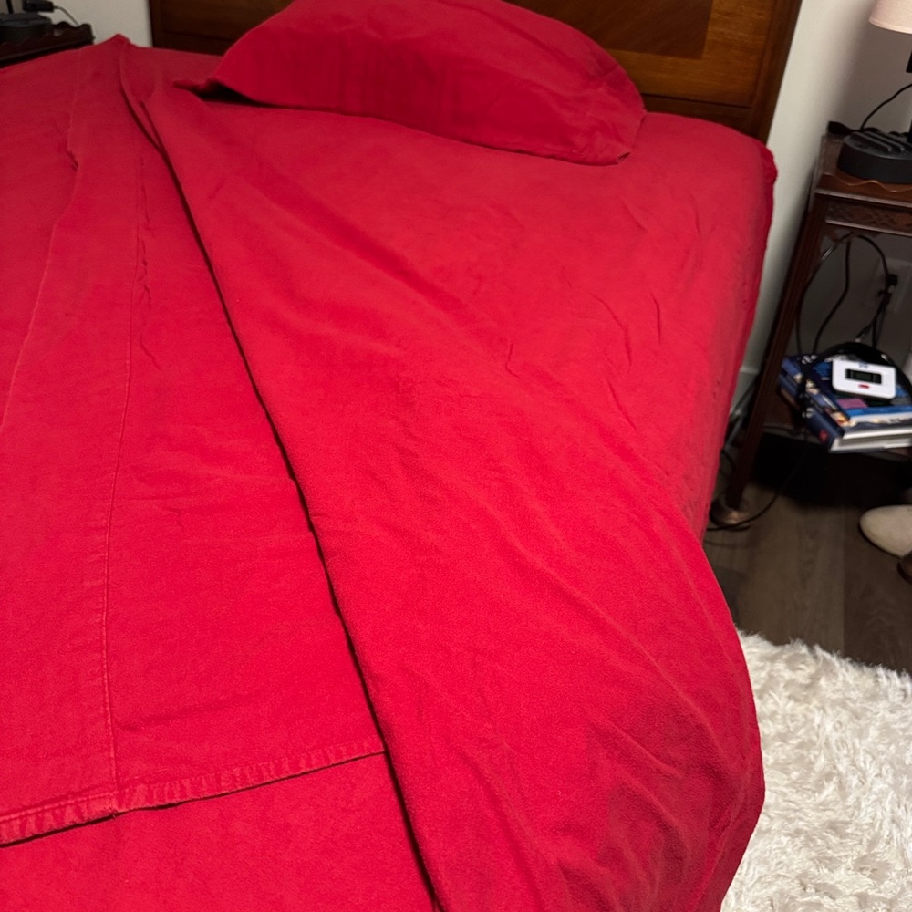 Elegant Flannel Red Bedding Sheet Set